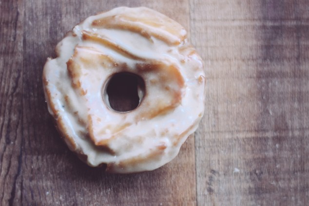 Old Fashioned Glazed Doughnuts (8 of 12)